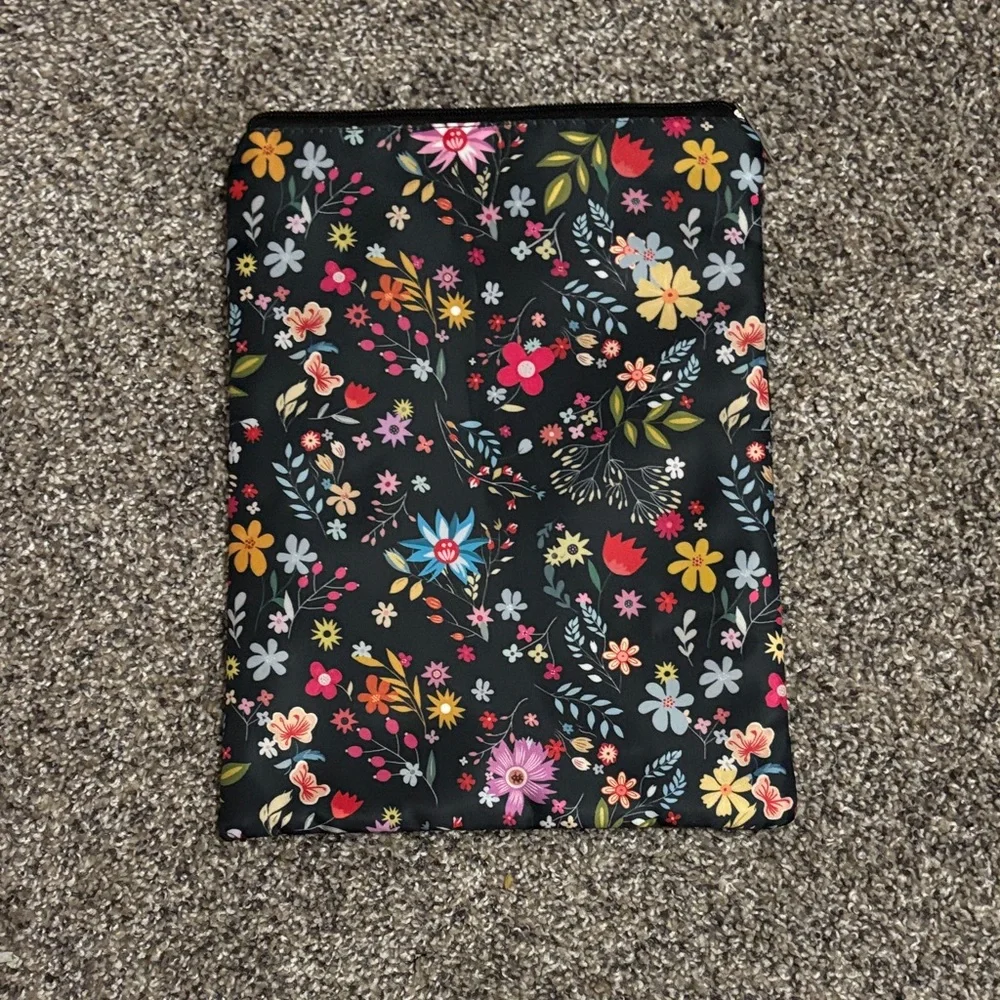 Floral Black book Pouch with Wrist Strap - Picture 2 of 2